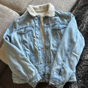 Jean jacket ￼